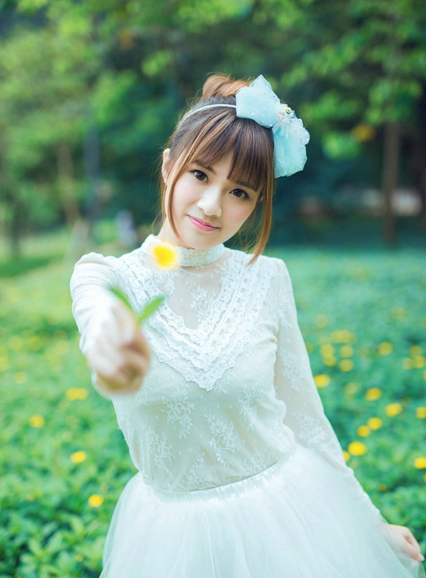 “哈哈，邓将军多虑了。”魏延看了眼身后的将士，傲然笑道：“我关中将士每一个都经历过严苛的训练，只是连续行军而已，无妨的。”